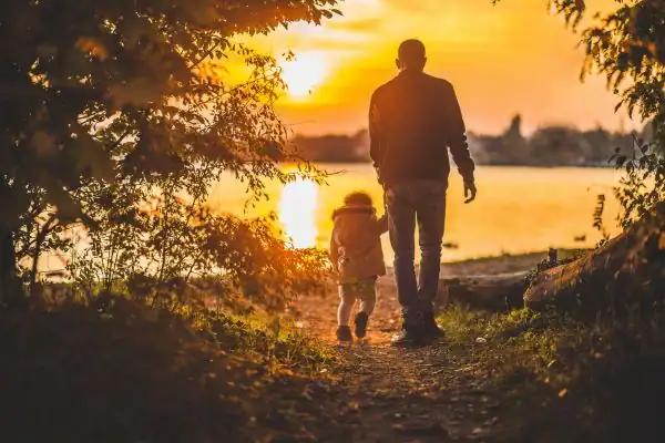 image of dad and child - parental alienation Aylesbury